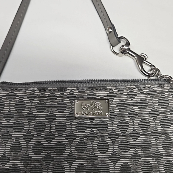 Coach Signature logo c's  small wristlet wallet in gray NWOT - Picture 3 of 7